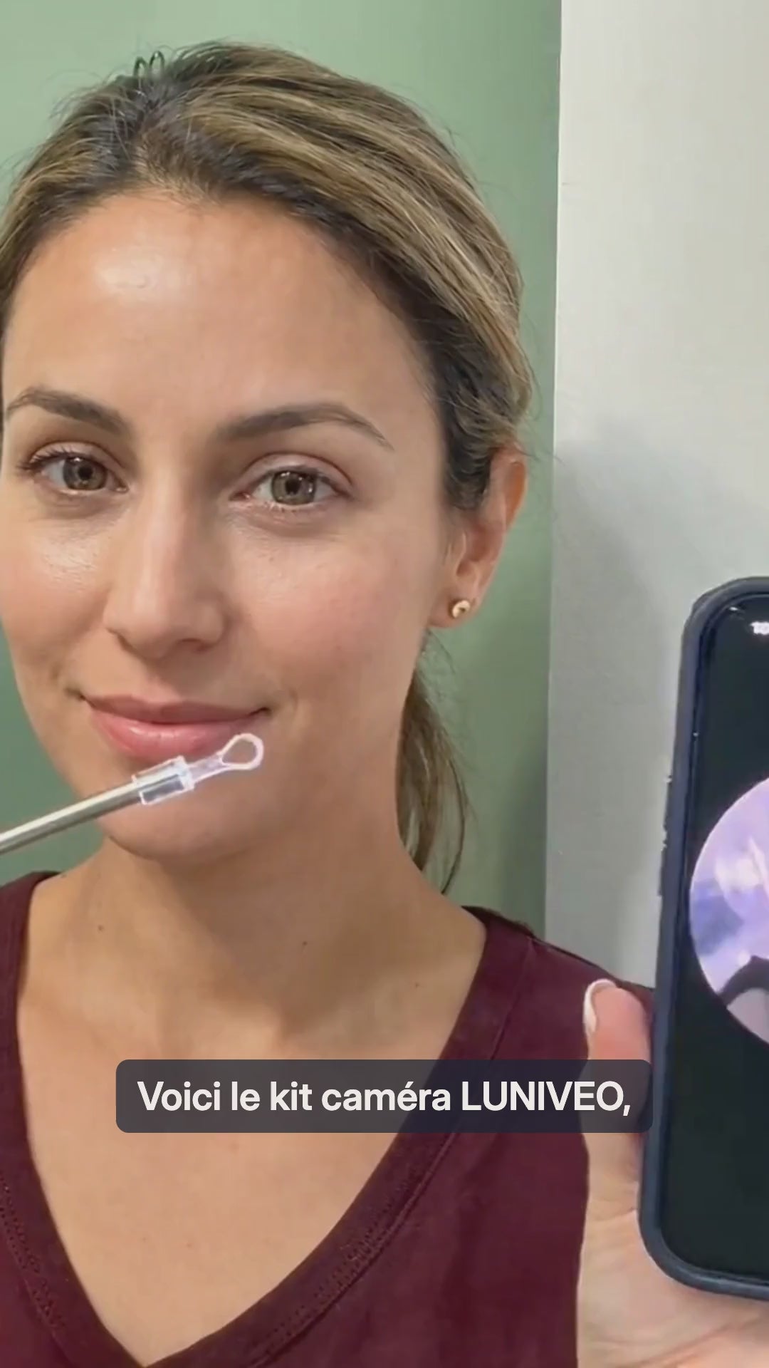 Démonstration : on allume l'outil, on relie le téléphone, l'image s'affiche, on range